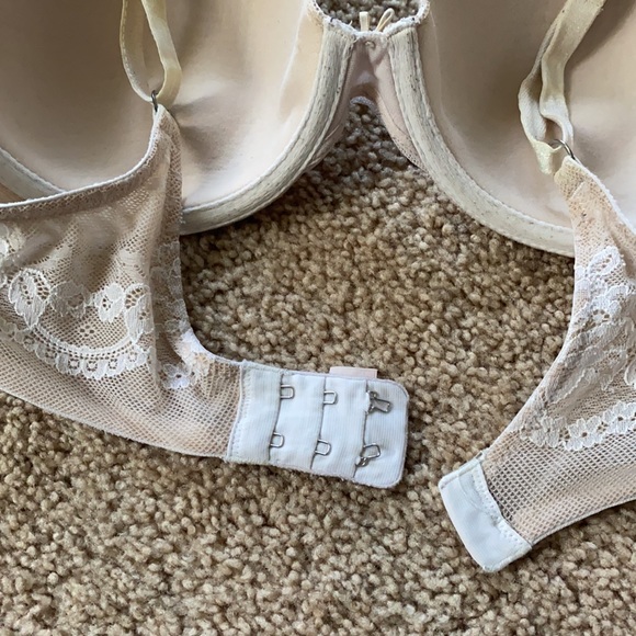 Victoria Secret Bra - Picture 5 of 6